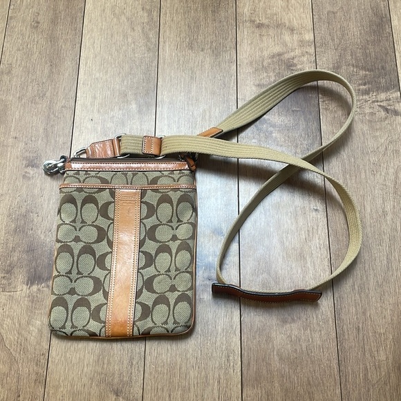 Coach crossbody sling bag purse clutch adjustable strap brown tan leather canvas - Picture 10 of 10